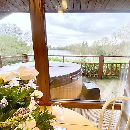 Tatil Evi Holly 14 Hot Tub